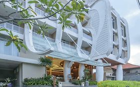 Hotel Bedrock Kuta Bali